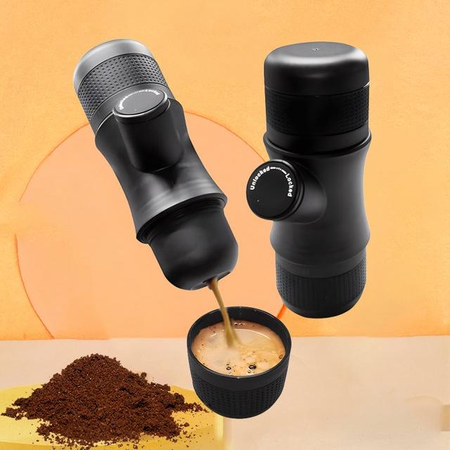 Cafetière manuelle portable pour une utilisation en extérieur (Benin)