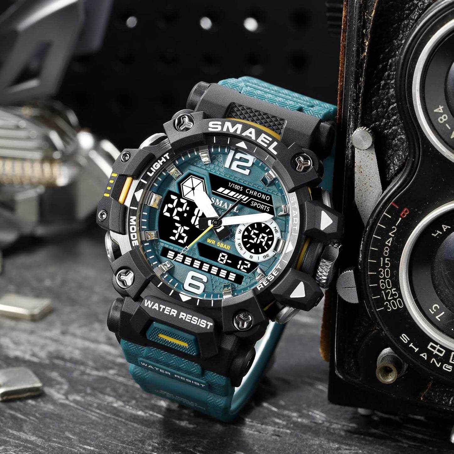 Montre-bracelet de sport SMAEL (Gabon)