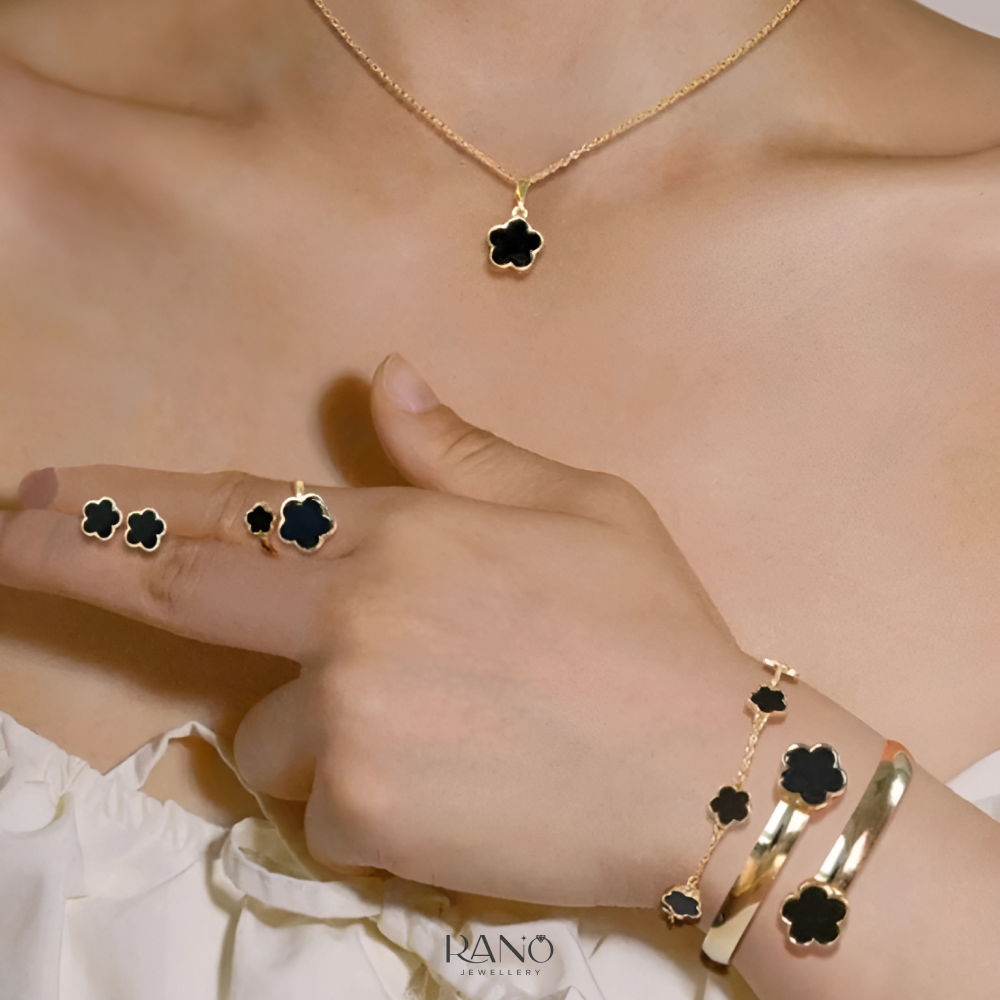 Ensemble de bijoux à fleurs noires (Congo)