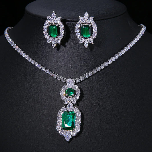 Parure de bijoux en cristal vert (Côte d'Ivoire)