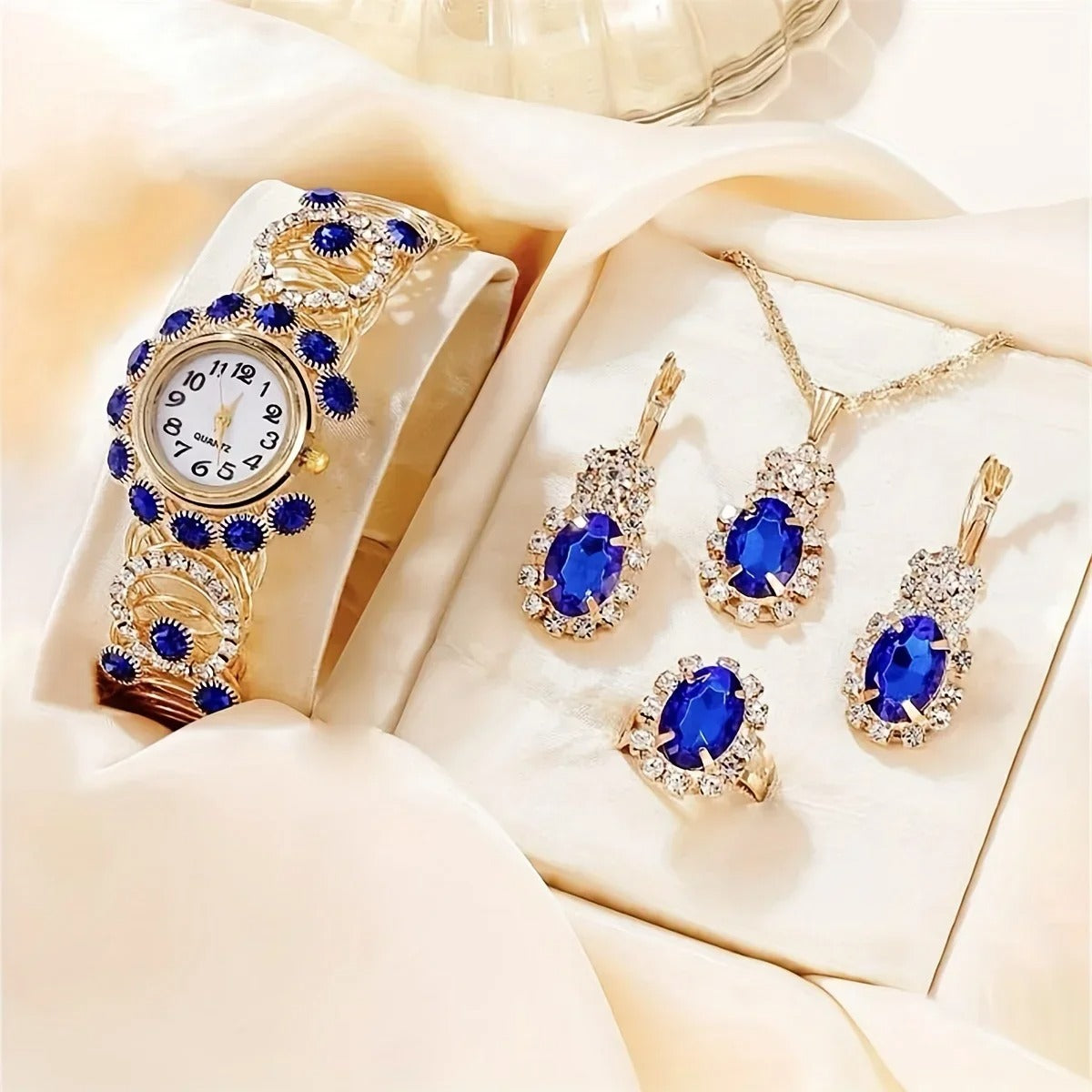 montre avec strass et ensemble de bijoux (Côte d'Ivoire)