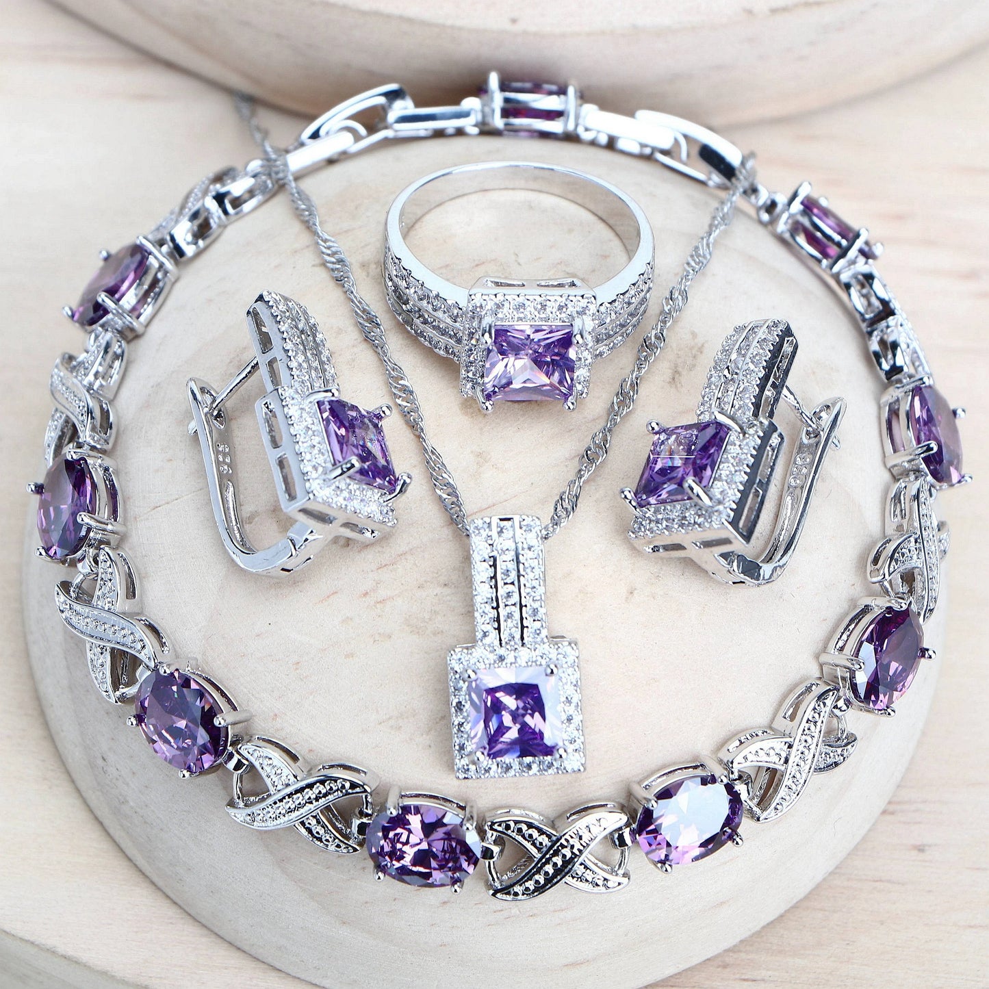 Parures de bijoux avec zircone violette (Benin)
