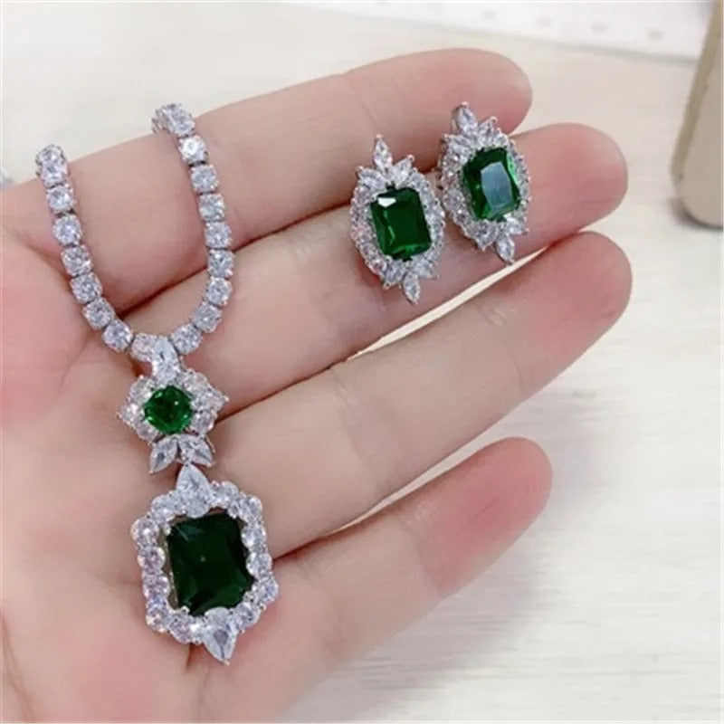Parure de bijoux en cristal vert (Côte d'Ivoire)