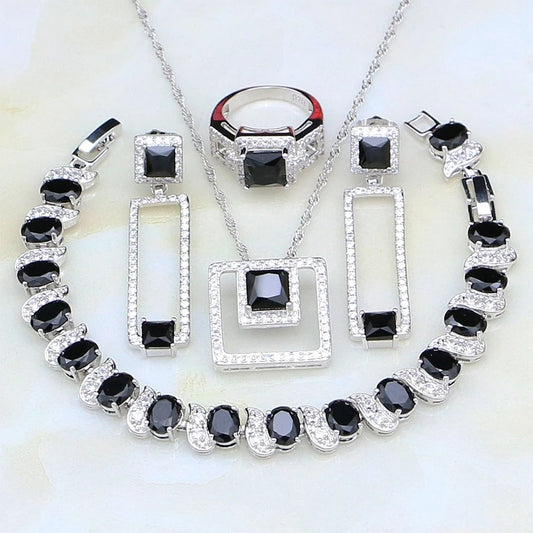 Parure de bijoux sertie de pierres noires (Congo)