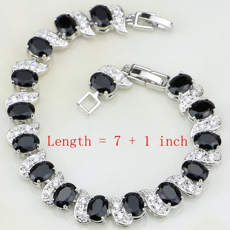 Parure de bijoux sertie de pierres noires (Congo)