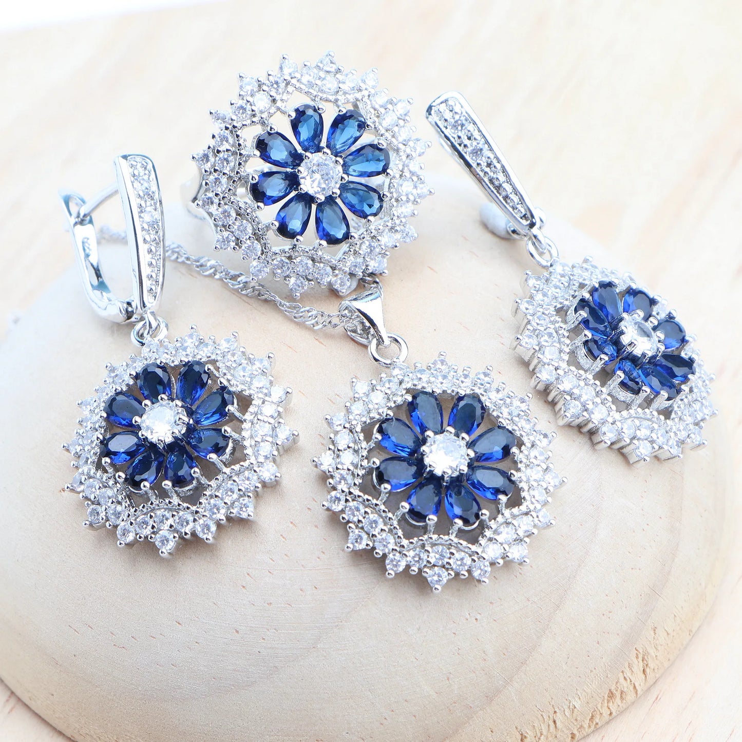 ensemble de bijoux en zircon cubique (Niger)