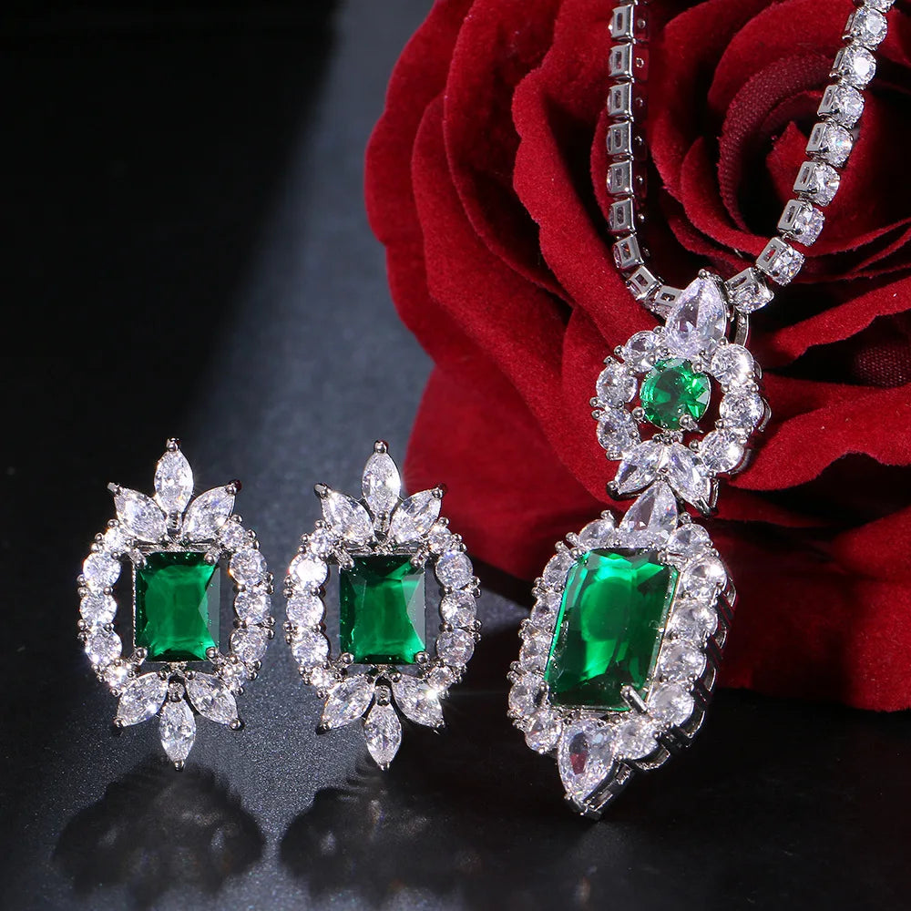 Parure de bijoux en cristal vert (Côte d'Ivoire)