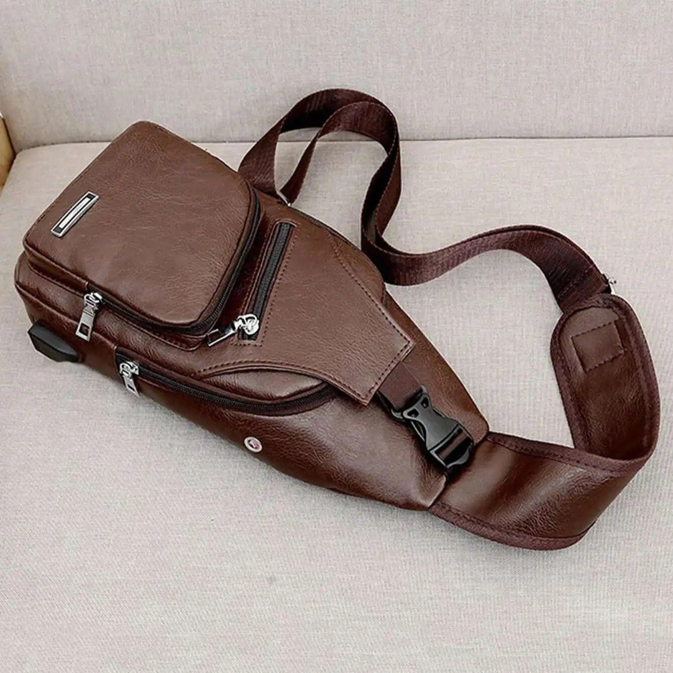 Sac poitrine avec port USB (Chad)